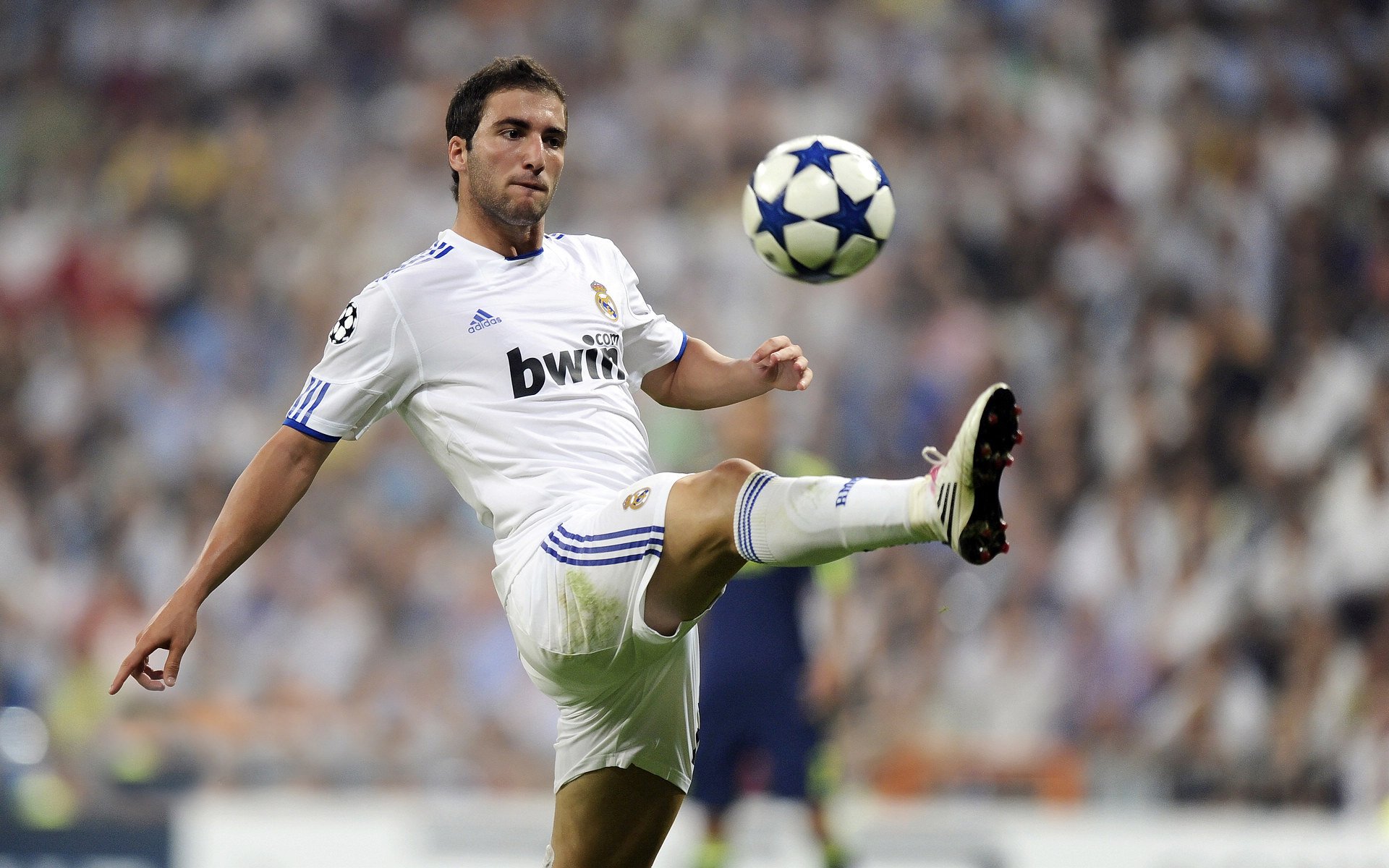 世界杯精彩赛事：每一瞬都令人屏息！，世界杯最精彩的一场比赛视频