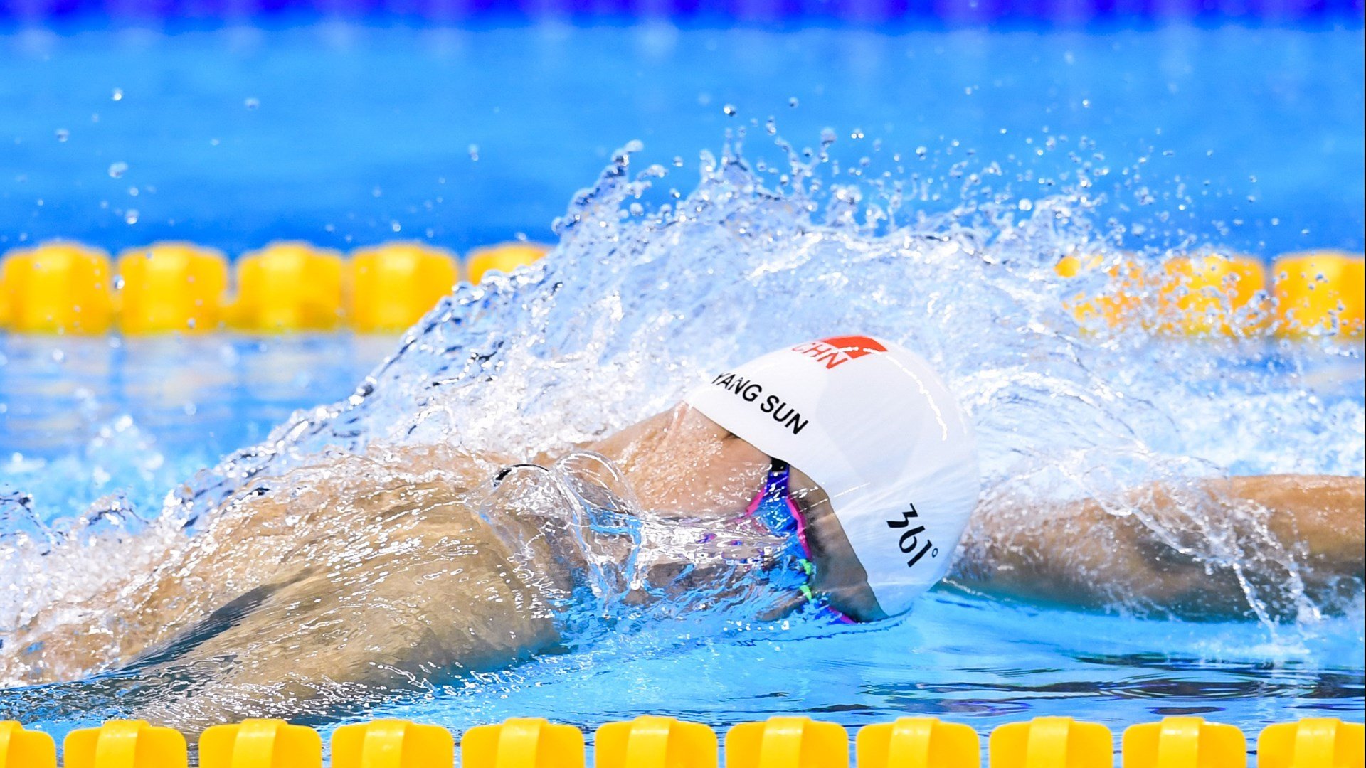 希腊女子水球展示高效组织力，男子水球希腊